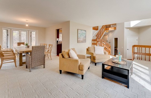 Hudson House | V's Cabin - Close to Troy Beach on the St. Croix & Downtown Hudson, WI