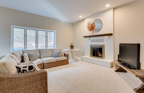 Hudson House | V's Cabin - Close to Troy Beach on the St. Croix & Downtown Hudson, WI