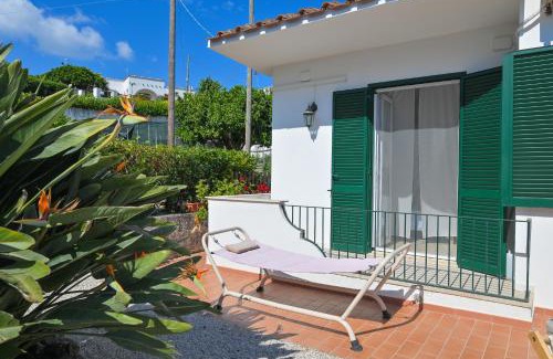 Ischia Porto Villa | Vacanze ad Ischia Villa Maddalena con Piscina, Giardino e Posto Auto - 6 posti letto