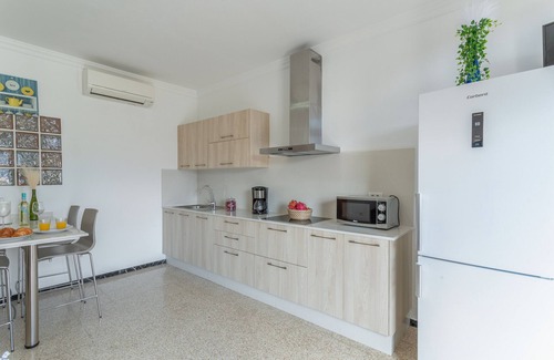 San Bartolome de Tirajana House | Vacation Home 'Vivienda 2' with Mountain View, Shared Pool and Shared Terrace