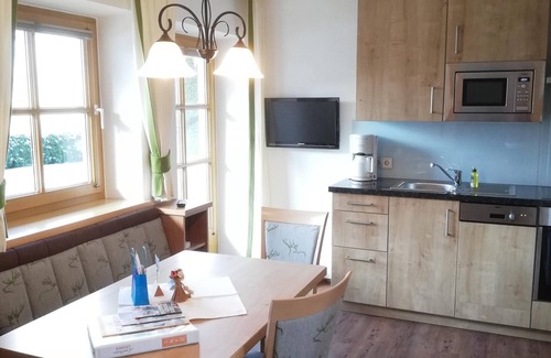 Alpendorf Apartment | Vacation Apartment Landhaus Gruber with Mountain View