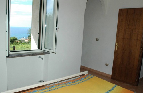 Joppolo Apartment | Vacation apartment close to the beach with a stunning view of the sea