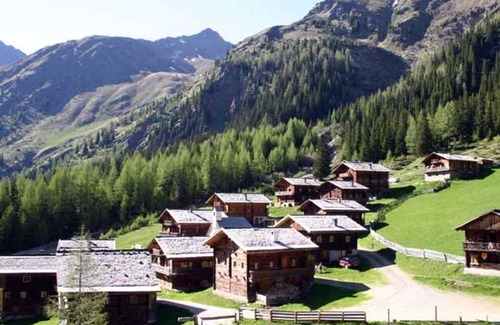 Innervillgraten Apartment | Vacation apartment BERG 1 - Holiday apartment Daniela Mair