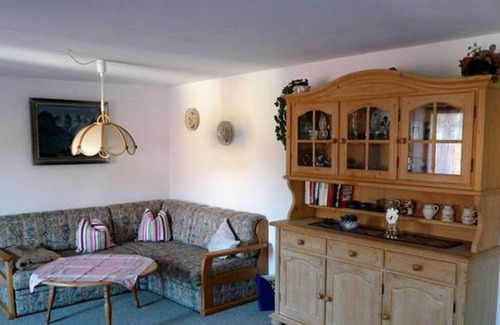 Vorderhindelang Apartment | Vacation apartment - 58 sqm - 1 bedroom - balcony - house "Beim Lorenzar"