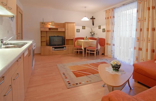 Abersee Apartment | Vacation apartment 4 with 1 bedroom - Gästehaus Kloibergütl