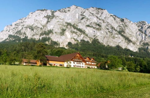 Steinbach am Attersee Apartment | Vacation apartment Eisenau - Haslbauer - Family Resch