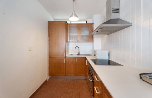 Bajamar Apartment | Vacation Apartment 'Luminoso Piso Con Vista Al Mar' with Sea View, Private Pool and Wi-Fi