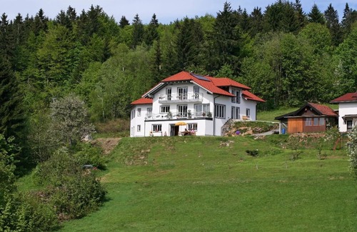 Neuschoenau Apartment | Vacation apartment with 2 bedrooms incl. WLAN
