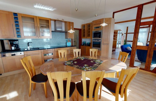 Sonneberg Apartment | Vacation apartment with 115 sqm living space on the first floor