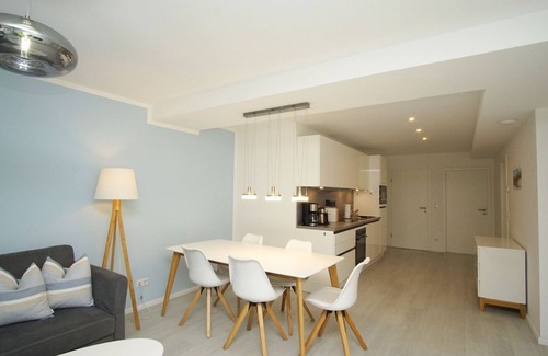 Gross Zicker Apartment | Vacation apartment with balcony, free use AHOI Sellin- Inselwind FeWo MEERsonne -