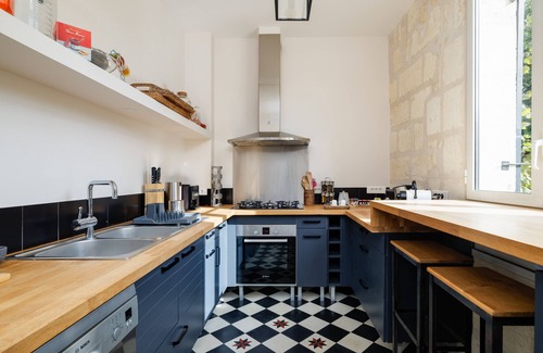 Carignan-de-Bordeaux House | Vacation Home "L'Escapade" with Shared Garden & Wi-Fi