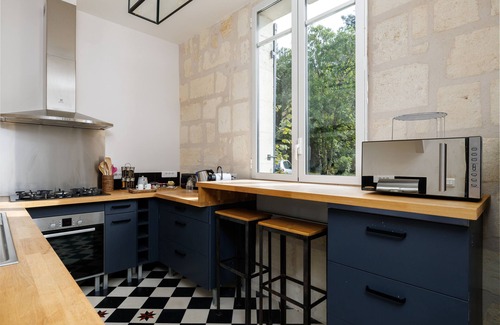 Carignan-de-Bordeaux House | Vacation Home "L'Escapade" with Shared Garden & Wi-Fi