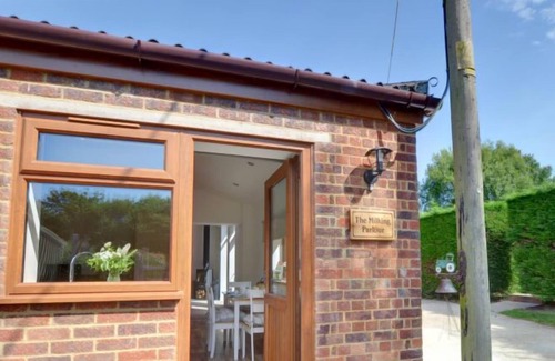 Abbess Roding House | Vacation home The Milking Parlour in Cranbrook - Hawkhurst - 4 persons, 2 bedrooms