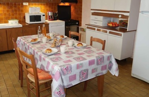 La Foret-Fouesnant House | Vacation home Villa Kergroës in La-Forêt-Fouesnant - 8 persons, 5 bedrooms