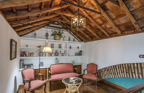 Ecija House | Vacation Home "Cortijo Pavía" with Private Pool, 2 Terraces & Wi-Fi