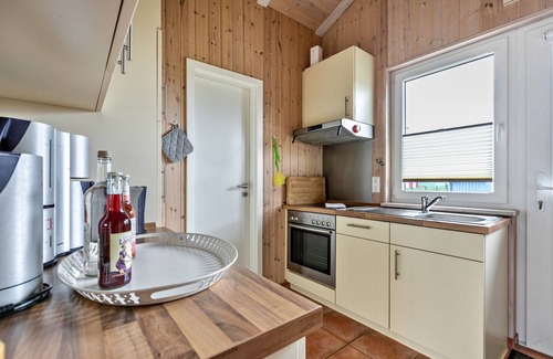 Wesselburenerkoog House | Vacation Home "Tohuus" close to the Beach with Wi-Fi, Terrace & Garden