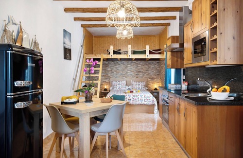 El Golfo House | Vacation Home 'El Rinconcito De Jess' with Wi-Fi and Air Conditioning