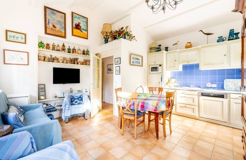 La Barre-de-Monts House | Vacation Home Gite De La Maison Du Gabelou * with Private Garden, Balcony & Wi-Fi