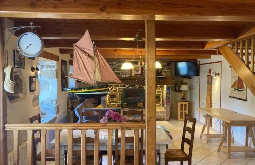 Primelin House | Vacation Home in Brittany near Pointe du Raz