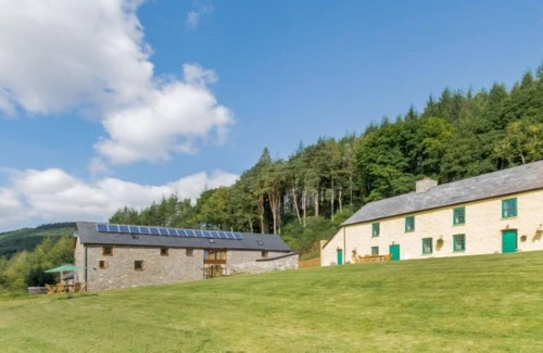 Llanwrtyd Wells House | Vacation home Llety y Coed in Llandovery - 10 persons, 5 bedrooms