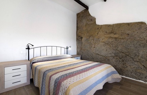 Santa Brigida House | Vacation Home 'Pepa' with Sea View, Private Terrace and Wi-Fi