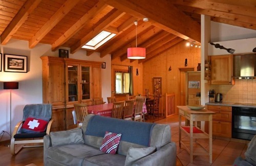 Ovronnaz House | Vacation home Ropiar by Interhome