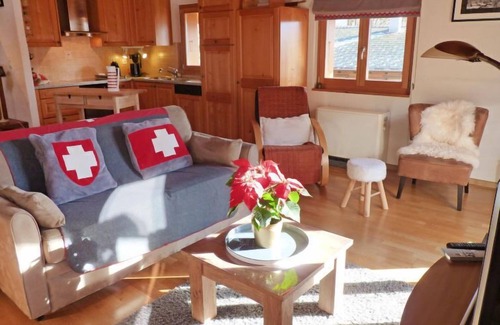 Ovronnaz House | Vacation home Ropiar by Interhome