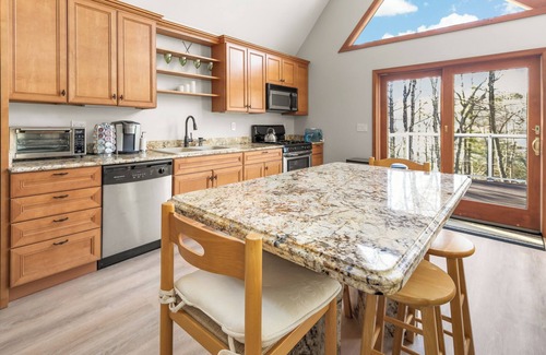 Lackawaxen House | Vacation Home surrounded by natural beauty - 5 min. from pools and lake