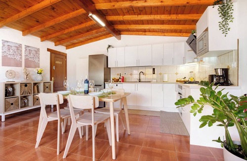 Tuineje House | Vacation Home 'Valentina' with Mountain View, Wi-Fi and Air Conditioning