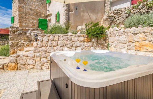 Cres House | Vacation home Villa Ana in Cres/Porozina - 8 persons, 3 bedrooms