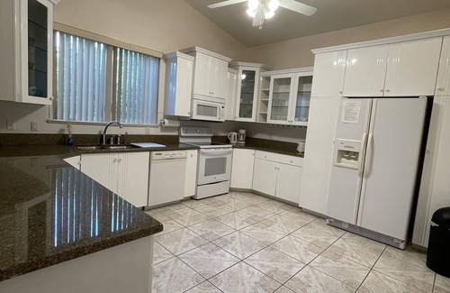 Warm Mineral Springs House | Vacation House walking distance to Warm Minerals Springs
