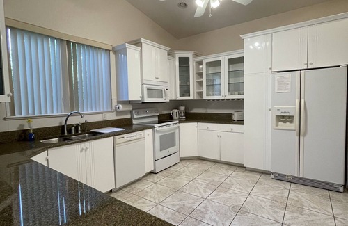 Warm Mineral Springs House | Vacation House walking distance to Warm Minerals Springs