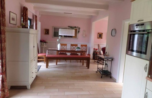 Varel House | Vacation in a historic house right on the Varel harbor!