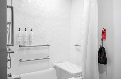 Clearwater Hotel | Vacation is Calling! Free Breakfast, Free Parking, Pet-friendly Property, Pool