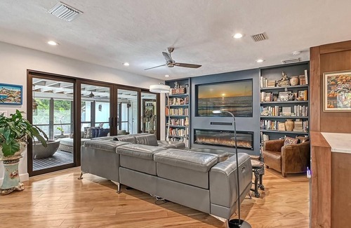 Bay Isle Villa | Vacation Luxury Villa/ Heated Pool -Beach Access New ·