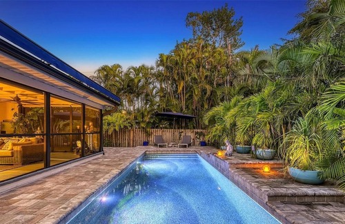 Bay Isle Villa | Vacation Luxury Villa/ Heated Pool -Beach Access New ·