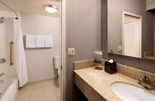 Laguna Hills Hotel | Vacation Starts Here! Near Irvine Spectrum Center, Pets are Allowed Here