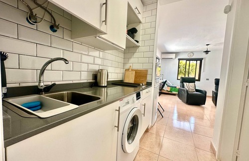 Corralejo Apartment | Vacation 'Viento Azul' with Shared Pool, Wi-Fi and Air Conditioning