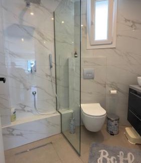 Nea Peramos Apartment | Vagias House