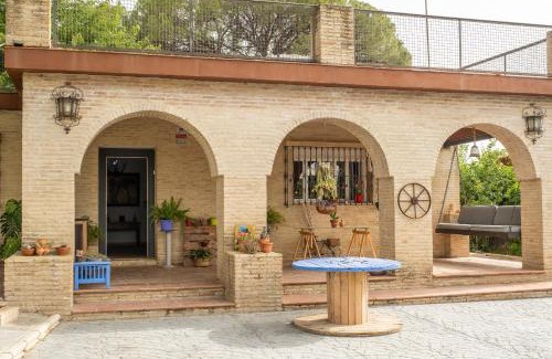 Palomares del Rio Apartment | VAHADDA HOUSE