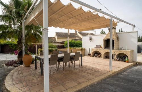 Palomares del Rio Apartment | VAHADDA HOUSE