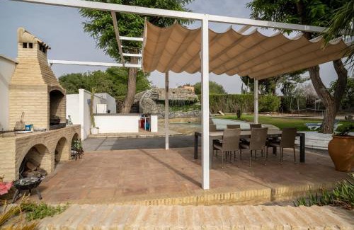 Palomares del Rio Apartment | VAHADDA HOUSE