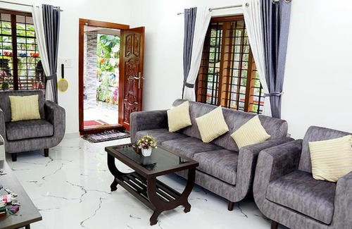 Alappuzha Bed & Breakfast | Vaishnavam serviced villa