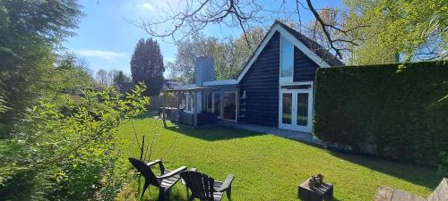 Bruinisse House | Vakantiehuis met sauna, omheinde tuin & nabij strand VP087