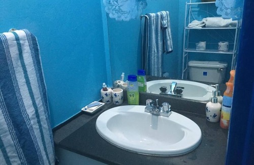 Mona Heights House | Val's 1 Bedroom Ensuite