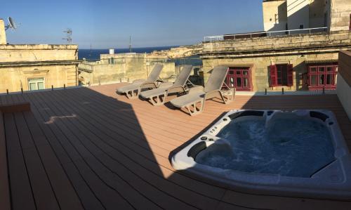 Valletta Apartment | Valletta Luxe 3-Bedroom Duplex Penthouse with Sea View Terrace and Jacuzzi