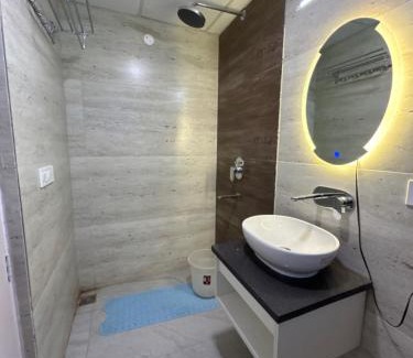 Solan Apartment | Valley View 1 BHK with Room Service