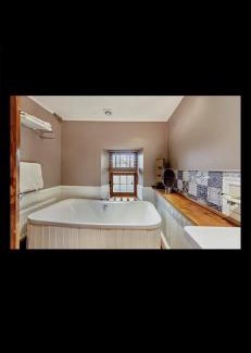 Llandysul House | Valley View Retreat