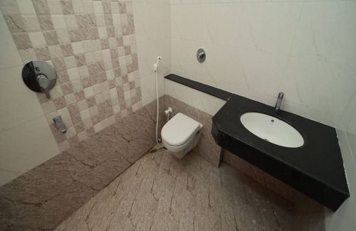 Karur Hotel | Valluvar Residency