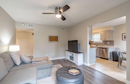 Radcliff House | Valor Cottage/close to Ft. Knox and Louisville